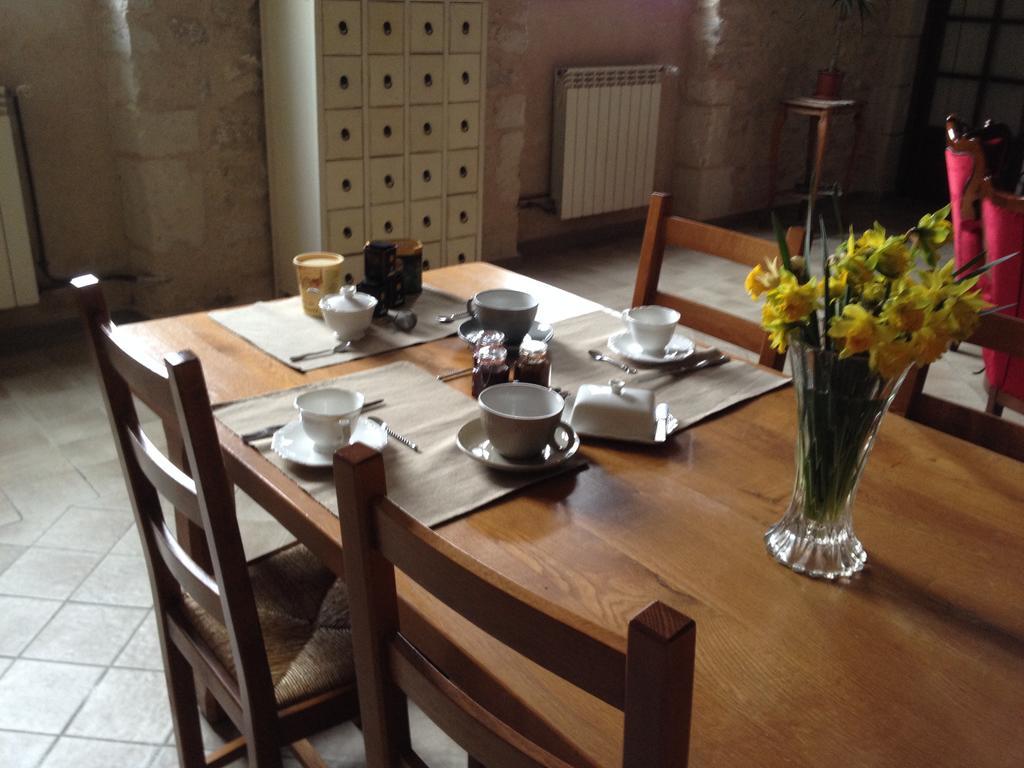 La Marelle Bed & Breakfast Avrille-les-Ponceaux Exterior photo
