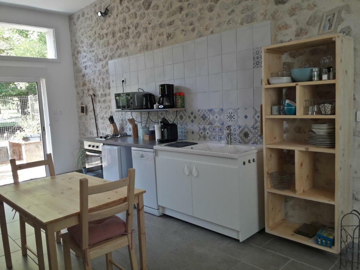 La Marelle Bed & Breakfast Avrille-les-Ponceaux Exterior photo